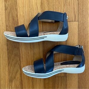 NIB Adrienne Vittadini Sport AV-Cary Navy Sandals, 7.5